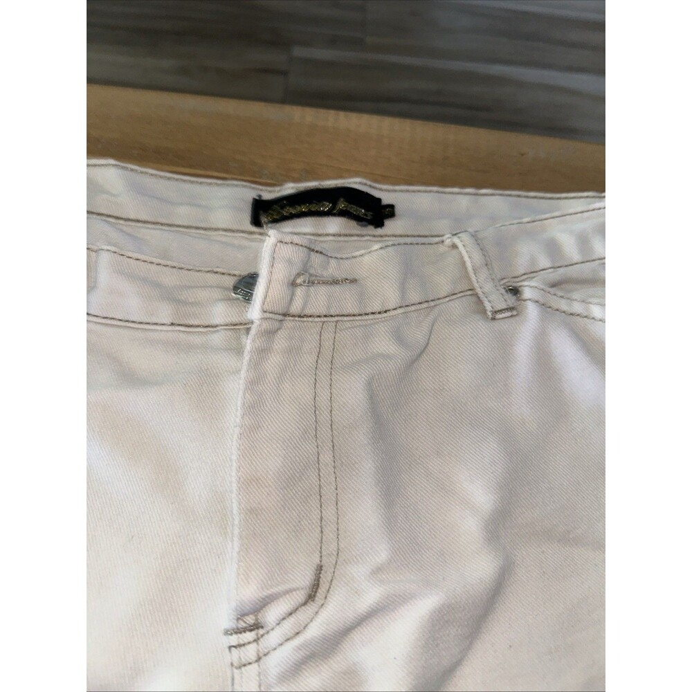 VictoriaJeans Mid Rise 3/4 Length Pants